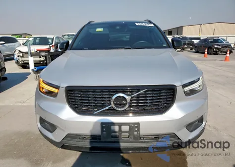2019 Volvo Xc40 T5 Momentum z USA, uszkodzony, nr VIN YV4162XZXK2014687